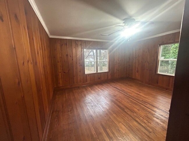 Building Photo - Ready to move
