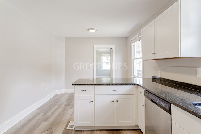 Building Photo - Charming 2 Bedroom in Greenville!