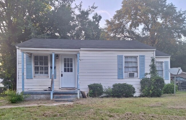 Foto del edificio - 2734 Lakehurst Ave