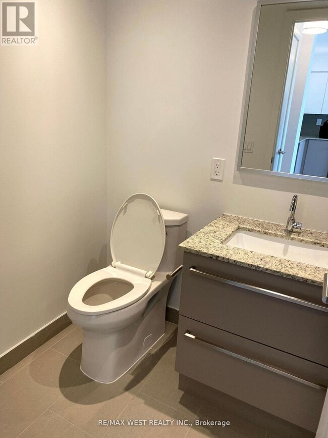 Building Photo - 120 Varna Dr