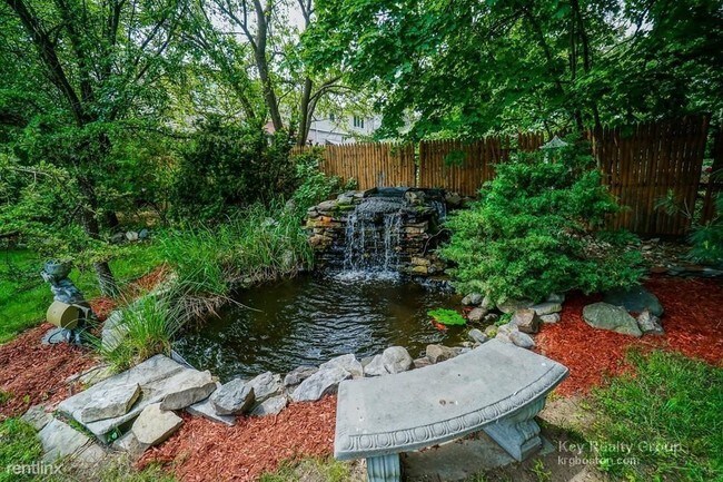Building Photo - 4 br, 2 bath House - 216A Riverside Ave