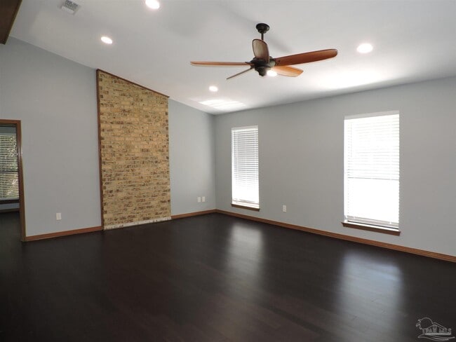 Building Photo - 1270 Palisade Rd