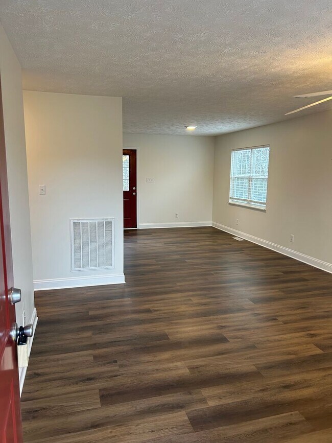 Foto del edificio - Now available:  Three bedroom, 1.5 bath home in Maryville City