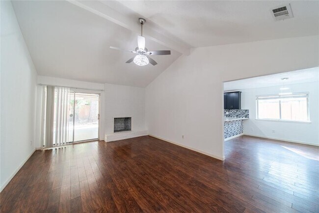 Foto del edificio - 23211 Cimber Ln