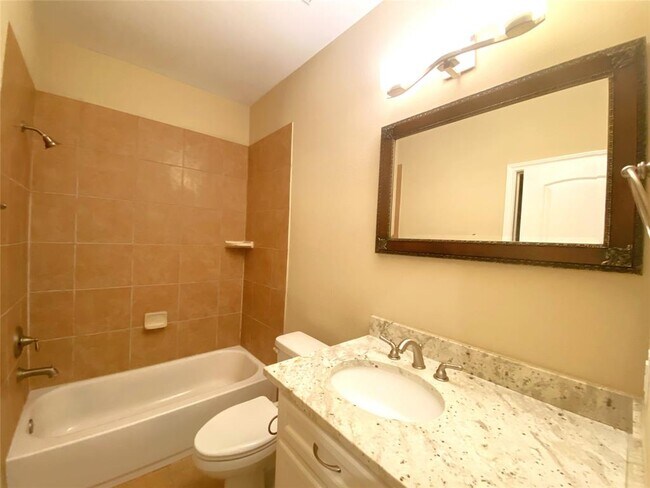 Building Photo - 305 Felt Cir