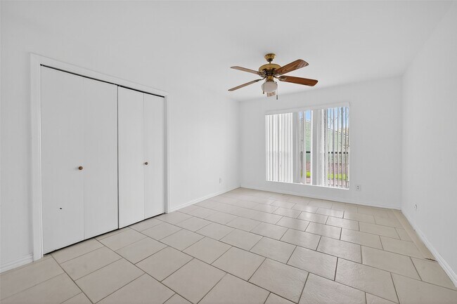 Foto del edificio - 14555 Wunderlich Dr