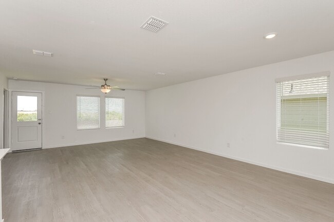 Building Photo - 2756 Mistwood Dr