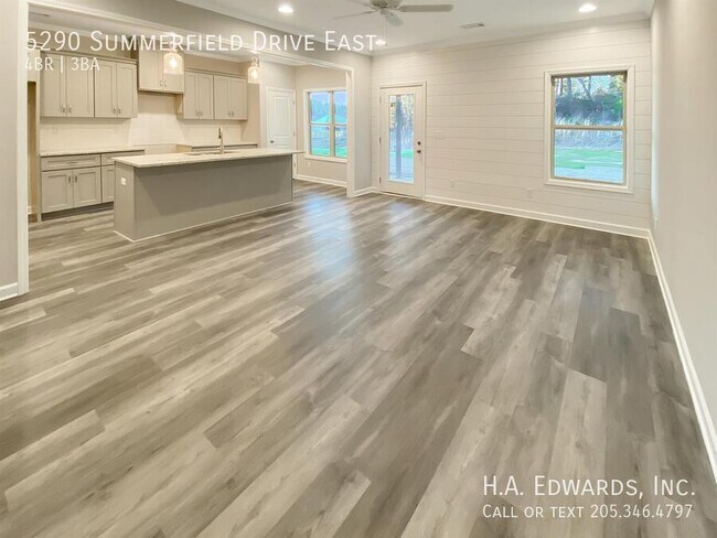 Foto del edificio - 5290 Summerfield E Dr