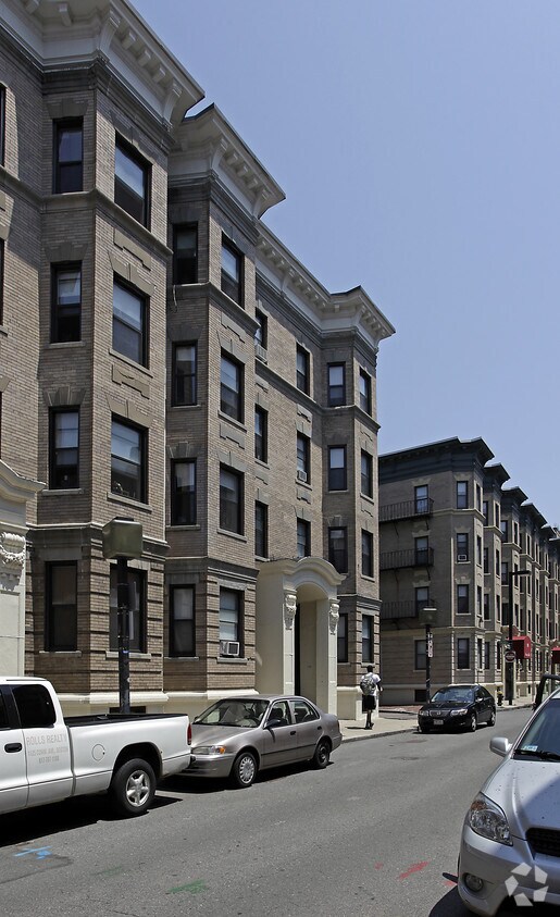 Building Photo - 111 Norway St
