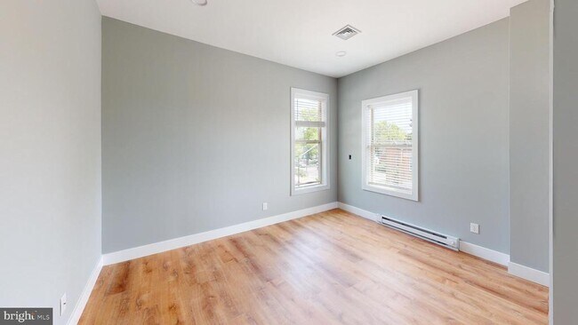 Foto del edificio - 329 S High St