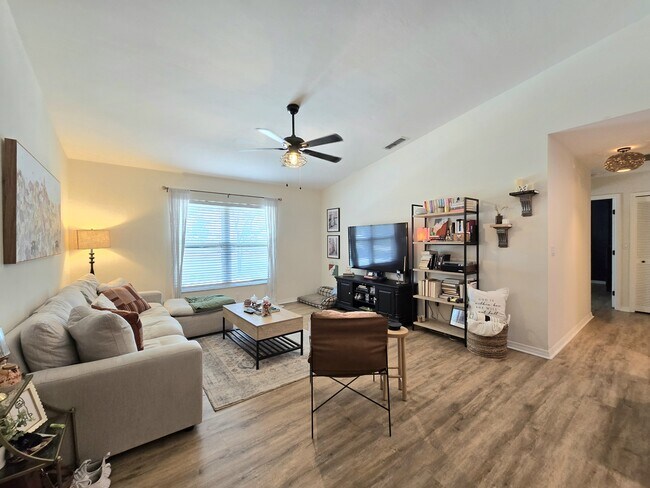Foto del edificio - 13275 Whitehaven Ln