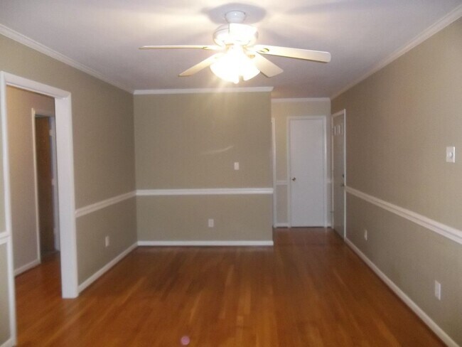 Foto del edificio - One Story Brick Home in Hampton VA
