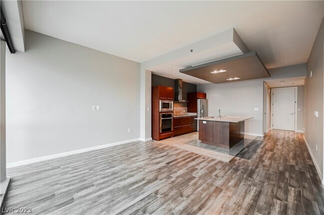 Foto del edificio - 4471 Dean Martin Dr