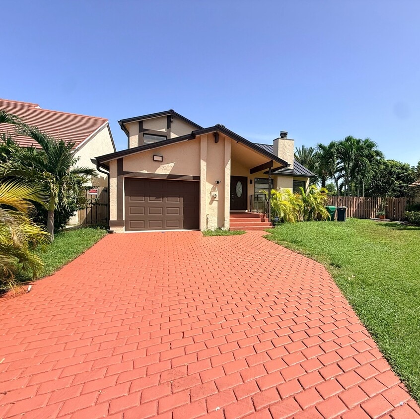 Photo - 9645 SW 148th Pl (Miami, FL)