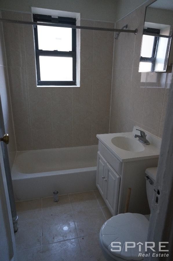 Building Photo - 115 Avenue S