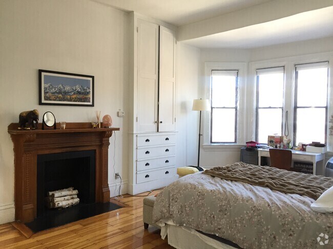 Building Photo - 354 Marlborough St
