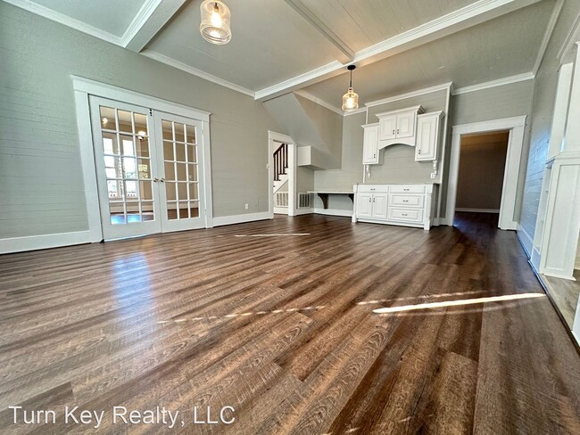Building Photo - 4 br, 2.5 bath House - 734 Lucas Street