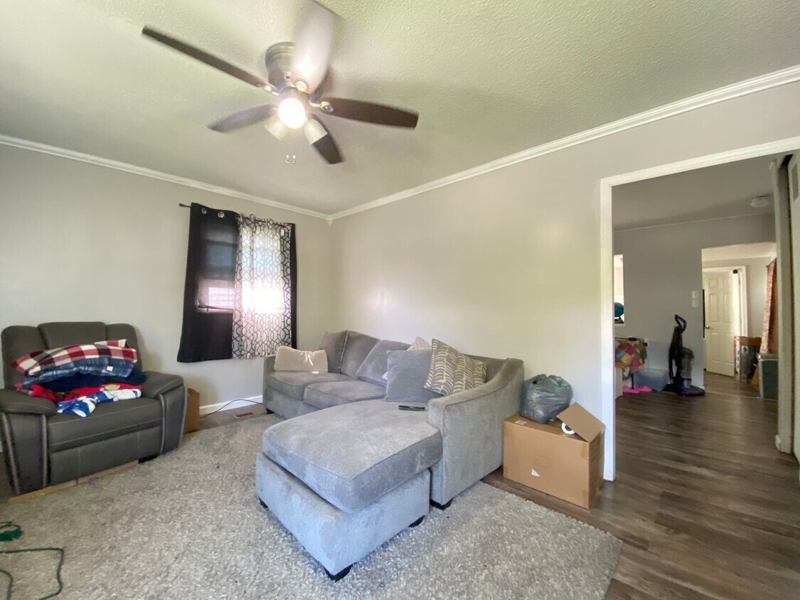 Foto del edificio - Updated 3 Bedroom Home in Highland, IN