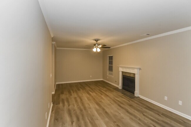 Foto del edificio - 7531 Sugarcreek Dr