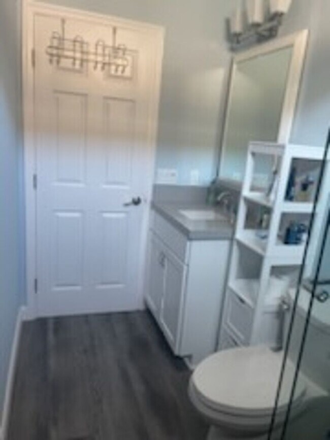 Foto del edificio - 1 bedroom unit in Encinitas - 800 sf detached guest house - all utilities included - pets considered