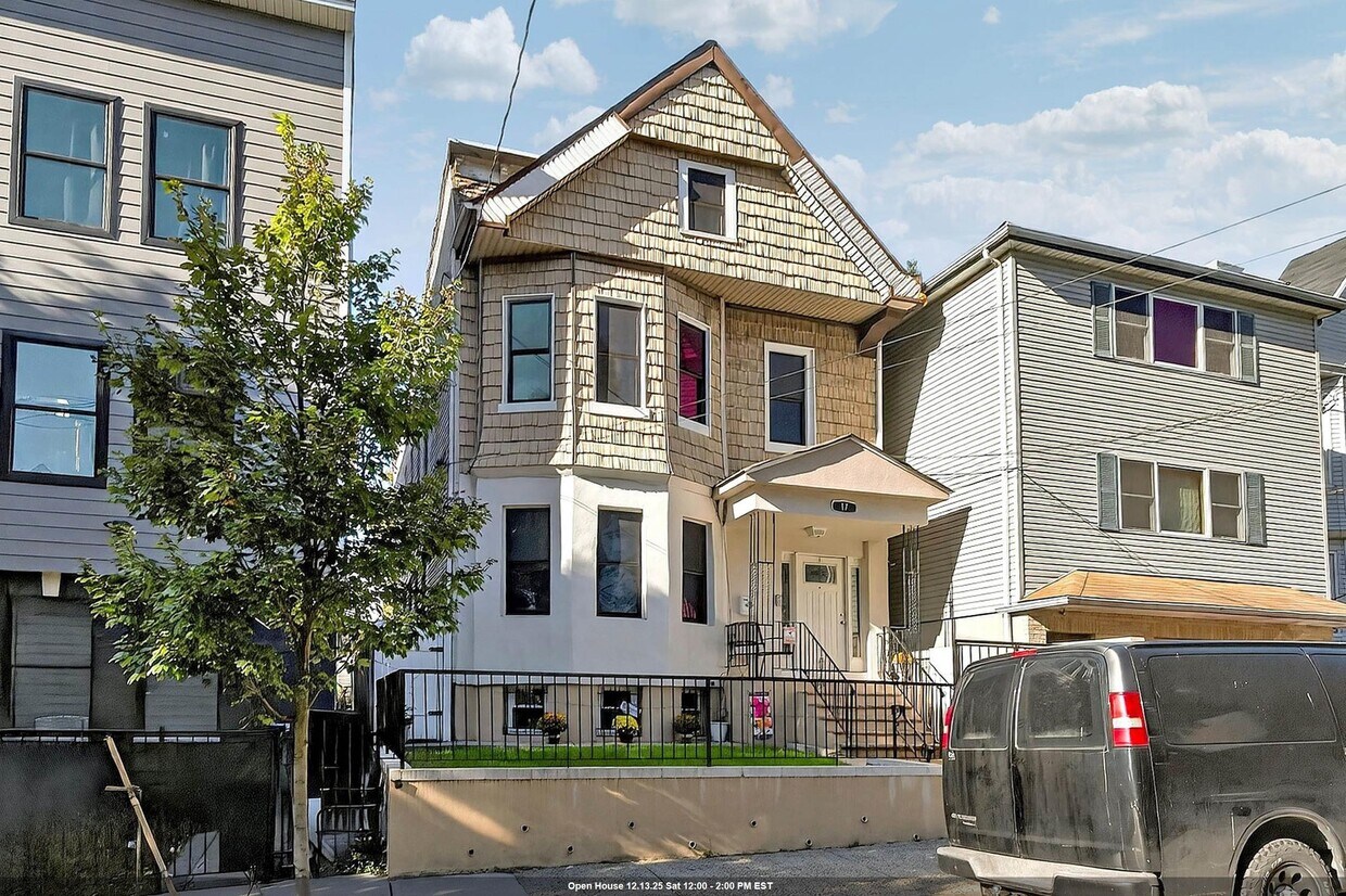 Primary Photo - 17 Fulton Ave