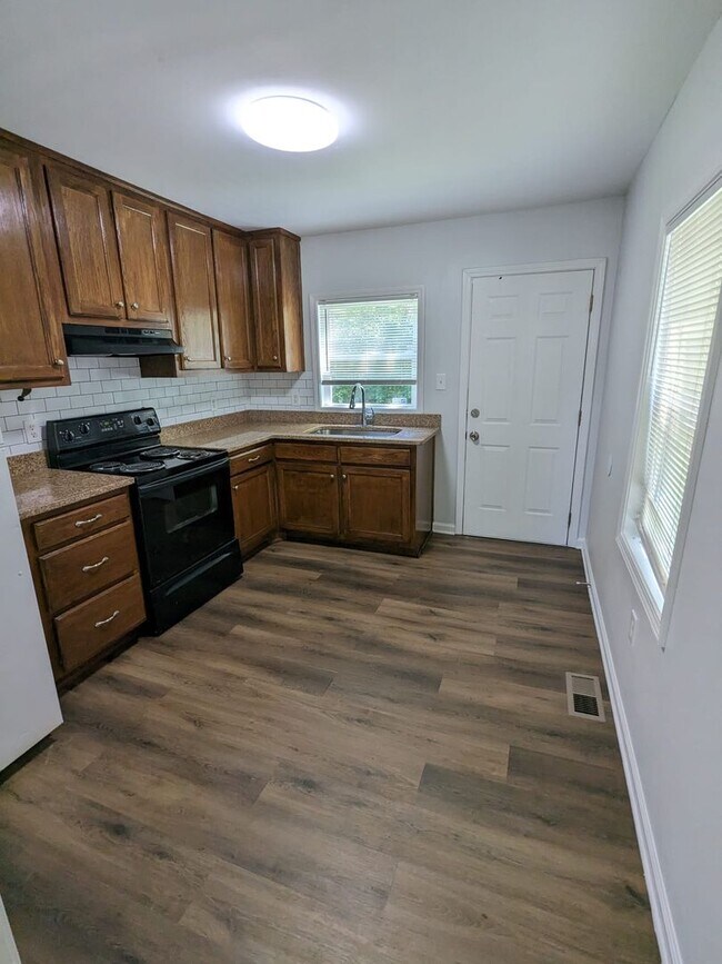 Building Photo - Lovely 2 Bedroom / 1 Bath Home for Rent