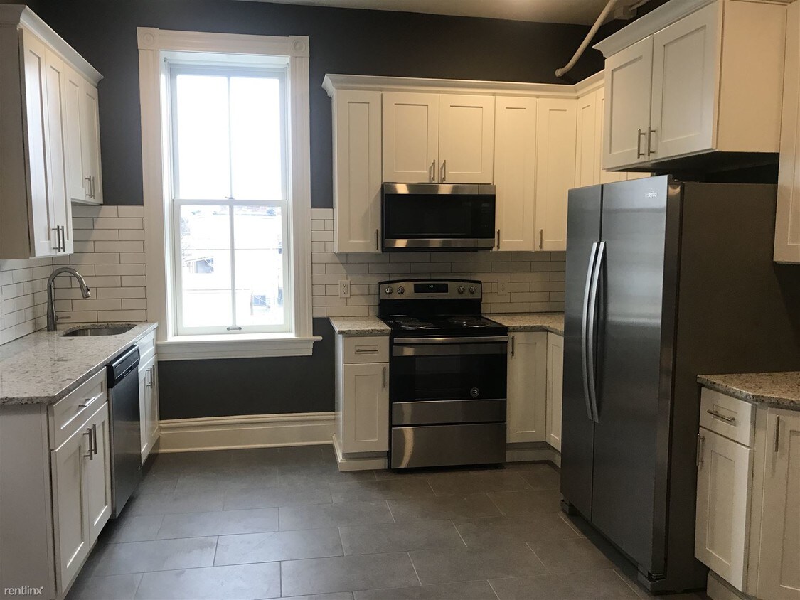 Primary Photo - 2 br, 1 bath Apartment - Melroys Apartment