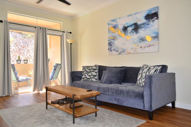 Foto del edificio - 7050 E Sunrise Dr