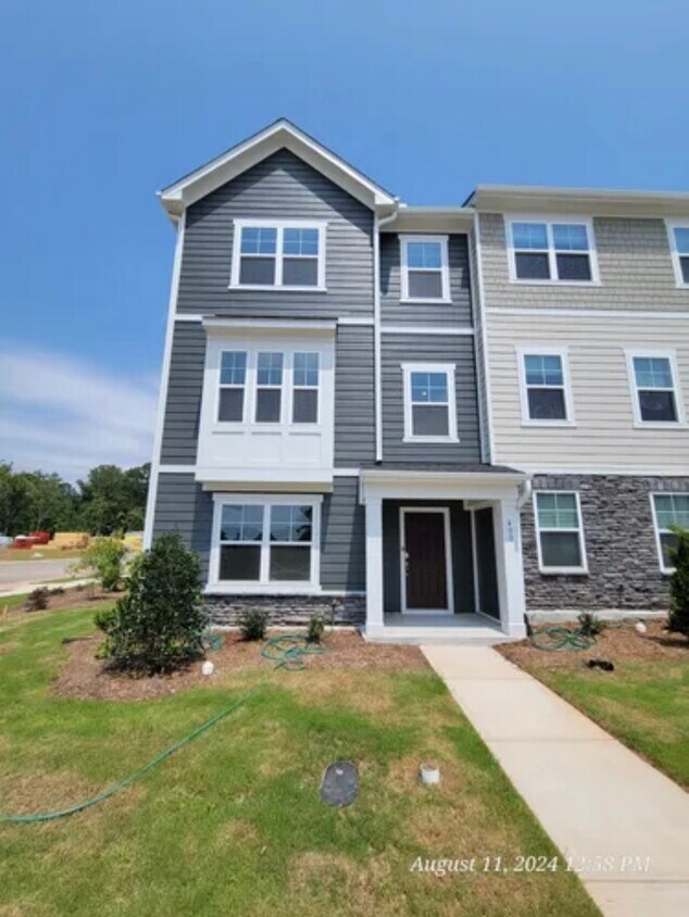 Primary Photo - 400 Carolina Springs Blvd