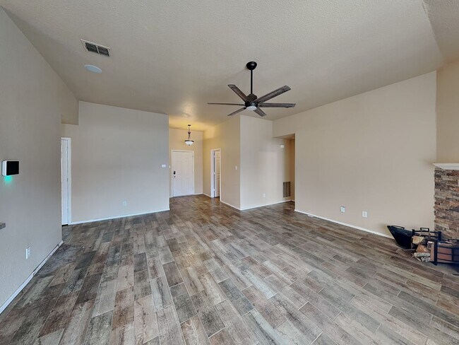 Foto del edificio - Perfect Home in Highland Station – This Gem Won’t Last!