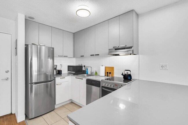 Photo du bâtiment - 1550 W 11th Ave