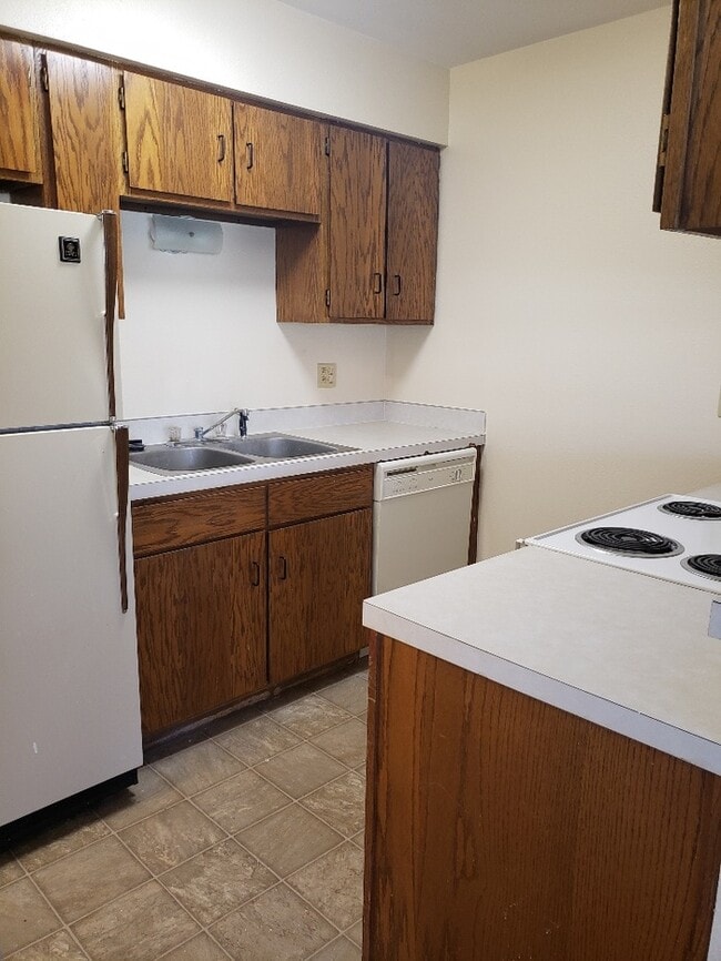 Building Photo - 1502 Trent Ct