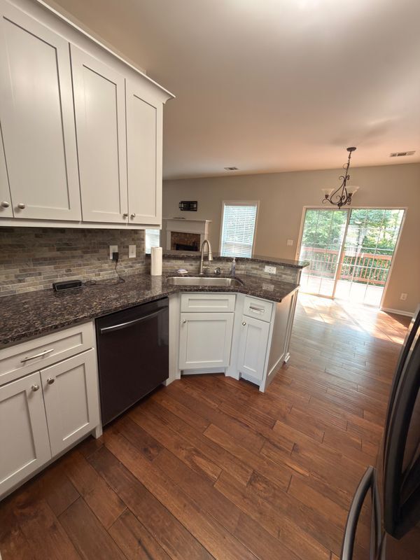 Foto del edificio - 5706 Amberside Ln NE