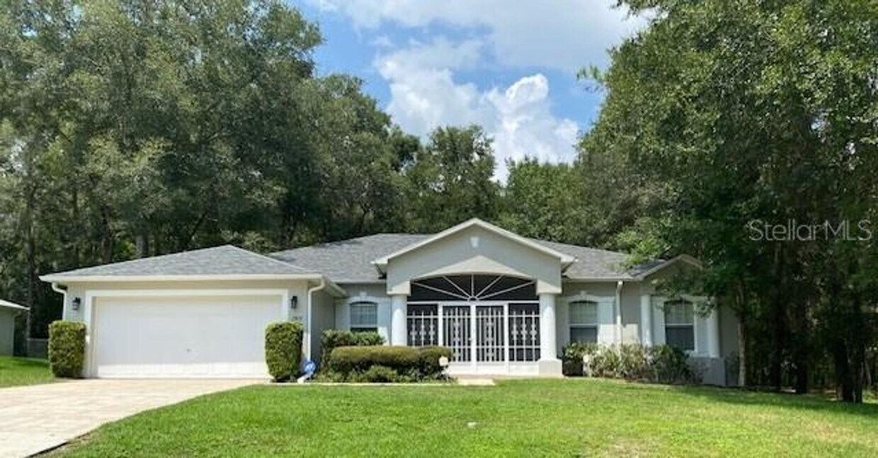 Primary Photo - SPACIOUS 4/2 HOME PERFECT FOR YOUR FAMILY