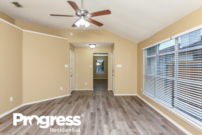 Building Photo - 1113 Sandalwood Dr