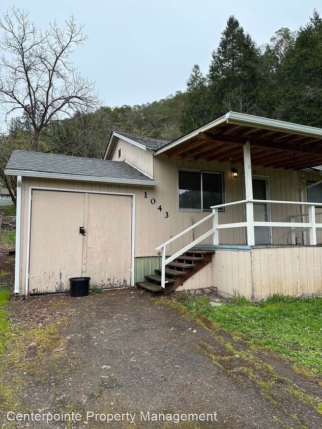 Primary Photo - 2 br, 1 bath House - 1043 W Nevada