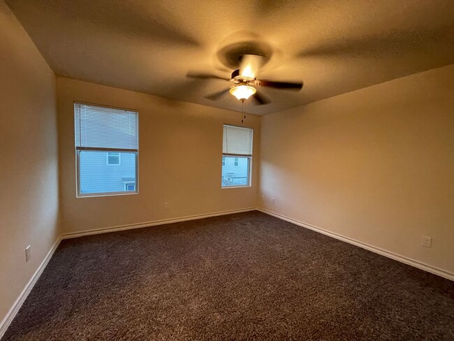 Building Photo - Townhome for rent