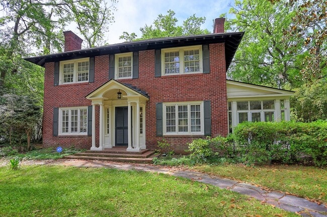 Building Photo - 315 E 45th St