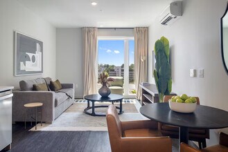 Building Photo - 51 S Broadway