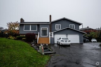 Building Photo - 2462 Heights Dr