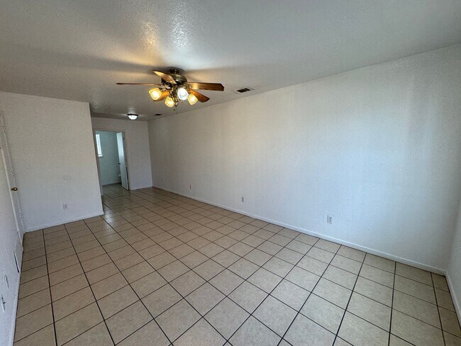 Foto del edificio - 2804 Leroy Cir