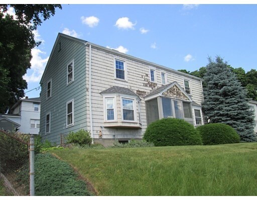 Primary Photo - 490 Grove St