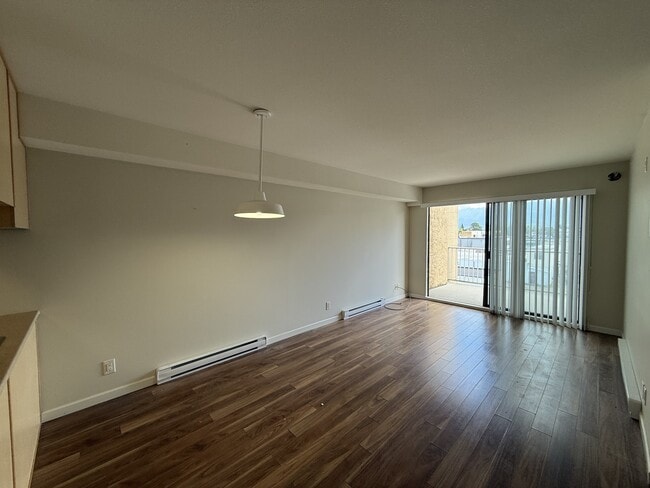 Building Photo - 9280-9280 Mary St