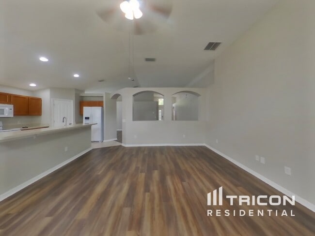 Foto del edificio - 13461 Staghorn Rd