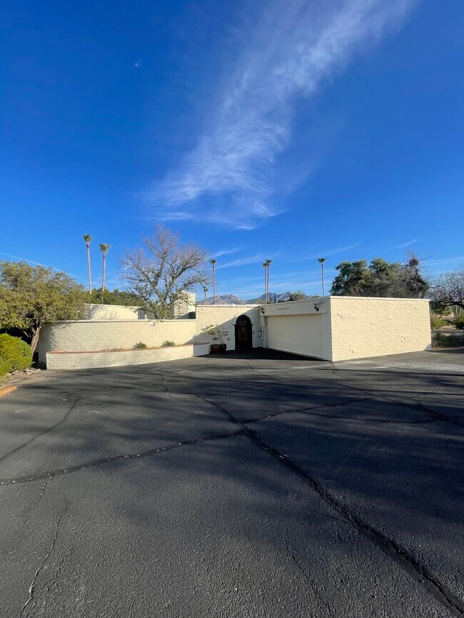 Foto del edificio - 2641 N Camino Valle Verde