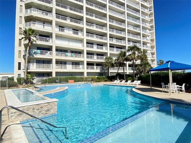 Building Photo - 7700 Seawall Blvd