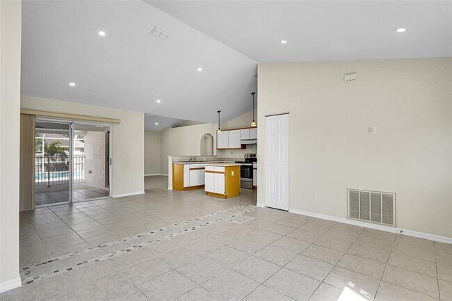 Foto del edificio - 1598 SW Curry St
