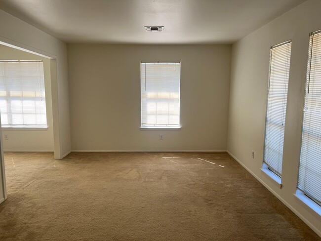Building Photo - TriPlexes *LEASING SPECIAL AVAILABLE*
