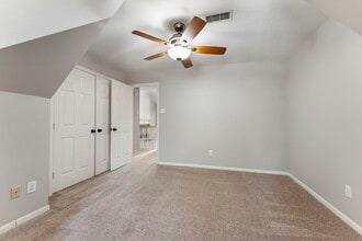 Building Photo - 17 N Spiral Vine Cir
