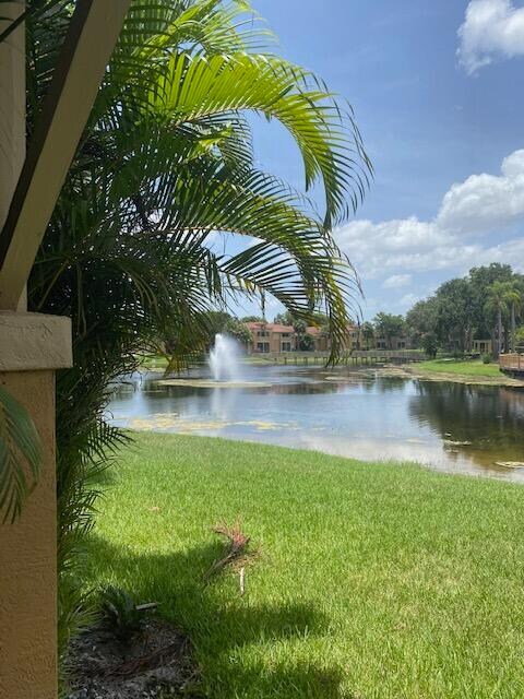 Foto del edificio - 4887 Via Palm Lakes Via